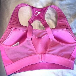 Selling this sport top, too small for me.
